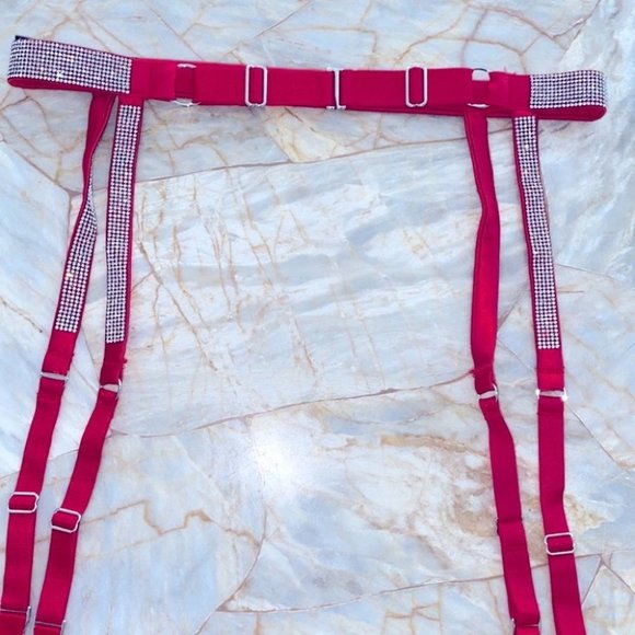 Victoria Secret Matching Two piece Set Garter XS/S and Thong V-String Medium Red - Picture 5 of 9